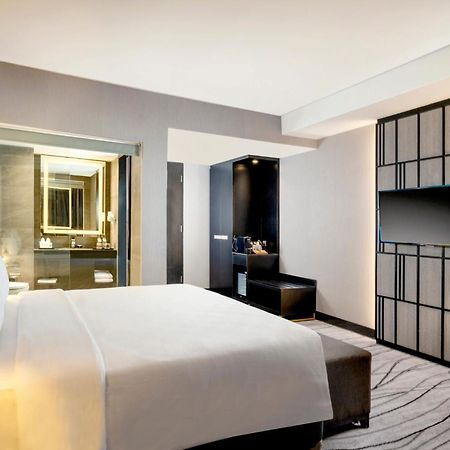 Grand Swiss-Belhotel Darmo Surabaya Exterior photo