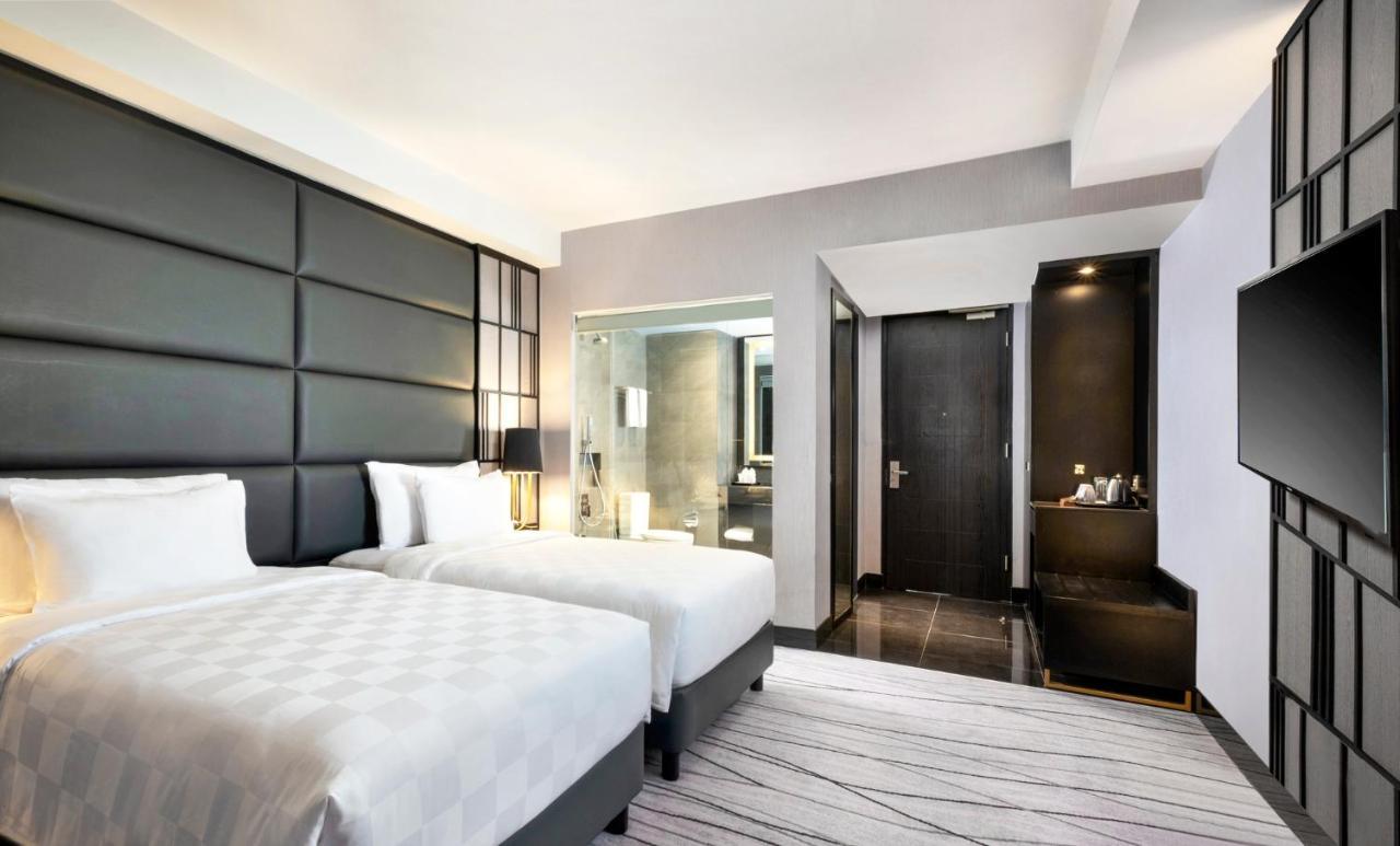 Grand Swiss-Belhotel Darmo Surabaya Exterior photo